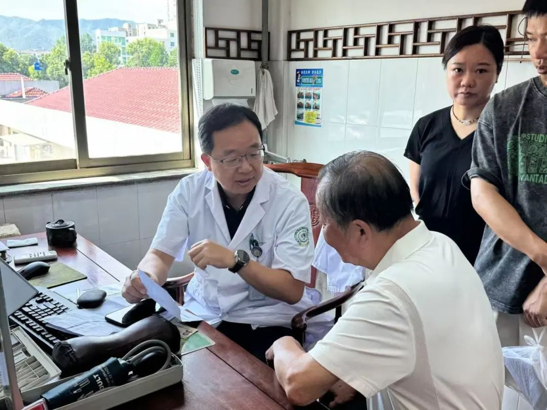 专家下乡，健康直达！我院巡回医疗惠及基层百姓