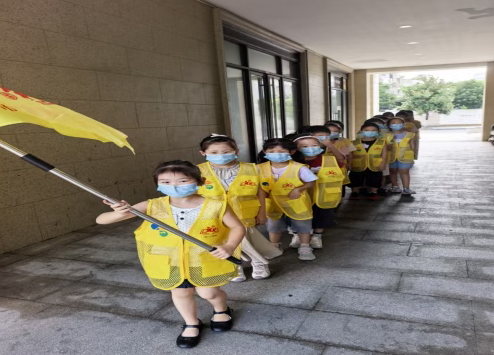 医二代研学记丨小小检验员走进检验科，探秘微观医学世界